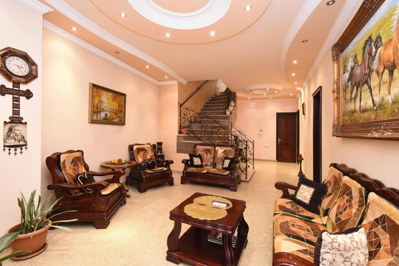 Guest House Erivan Exterior foto