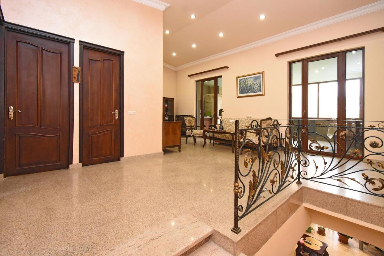Guest House Erivan Exterior foto